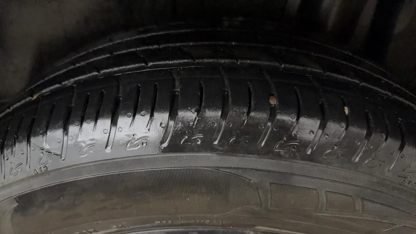 2024 Maruti BREZZA ZXI + SMART HYBRID, CNG, Manual, 22,330 km, Left Rear Tyre Tread