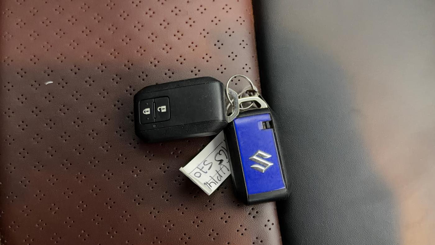 2024 Maruti BREZZA ZXI + SMART HYBRID, CNG, Manual, 22,330 km, Key Close Up