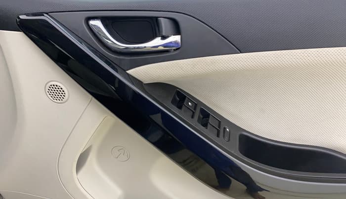 2023 Tata NEXON XZ PLUS PETROL SUNROOF, Petrol, Manual, 31,231 km, Driver Side Door Panels Control