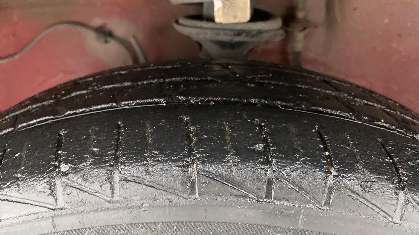 2019 Maruti Alto VXI, Petrol, Manual, 32,607 km, Left Front Tyre Tread