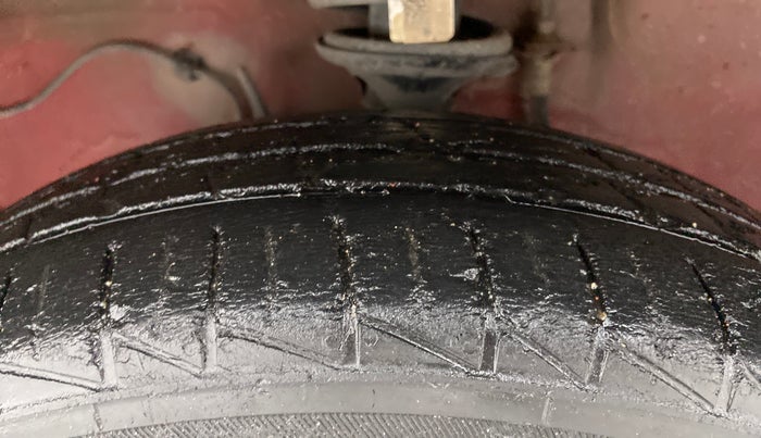 2019 Maruti Alto VXI, Petrol, Manual, 32,607 km, Left Front Tyre Tread