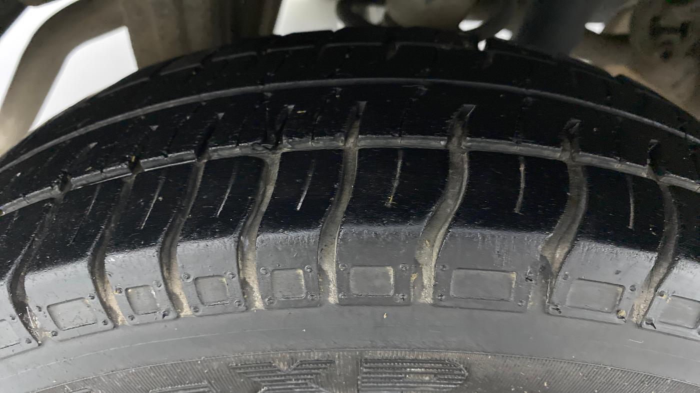 2019 Maruti Alto 800 LXI, Petrol, Manual, 59,415 km, Right Rear Tyre Tread