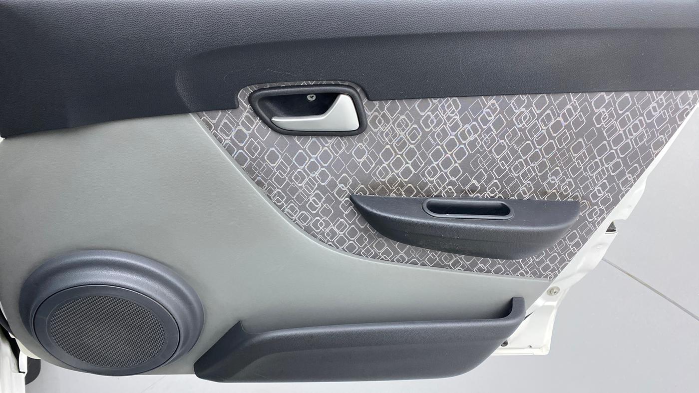 2019 Maruti Alto 800 LXI, Petrol, Manual, 59,415 km, Driver Side Door Panels Control