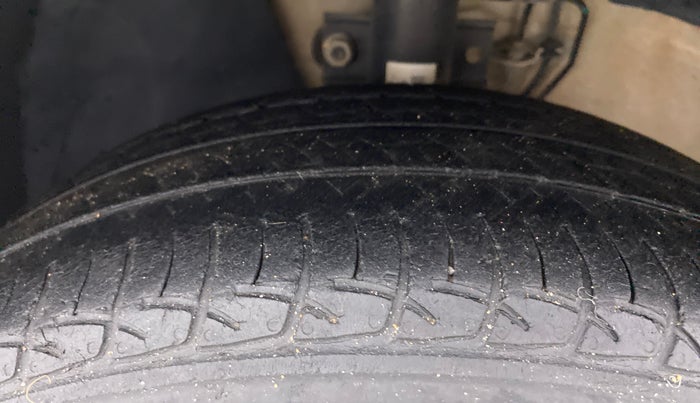 2019 Volkswagen Ameo COMFORTLINE 1.0L, Petrol, Manual, 47,631 km, Left Front Tyre Tread