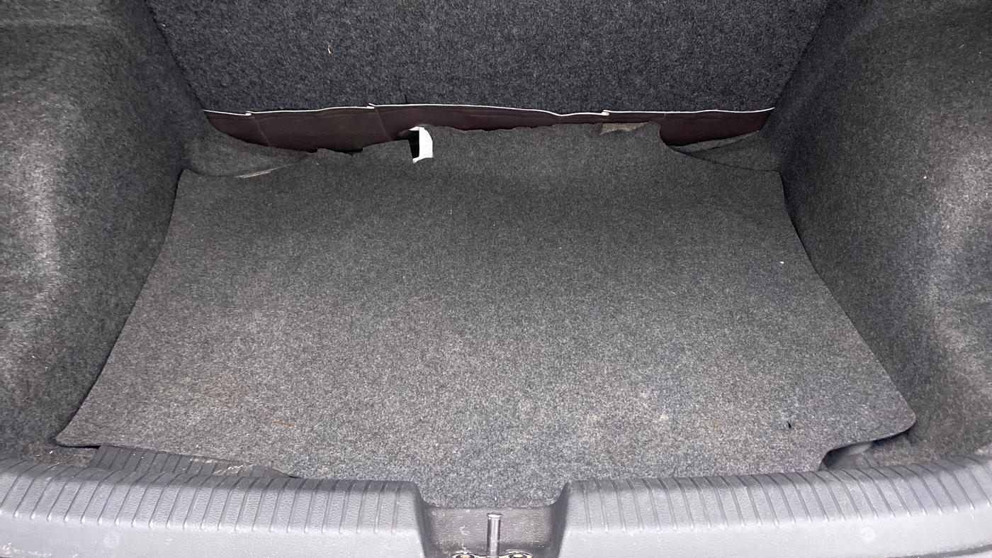2019 Volkswagen Ameo COMFORTLINE 1.0L, Petrol, Manual, 47,631 km, Boot Inside