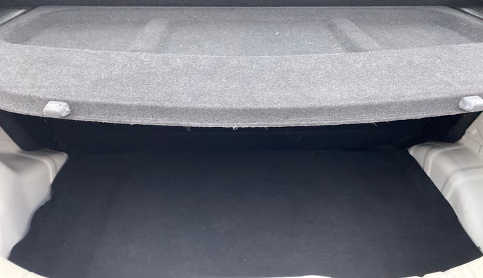 2017 Hyundai Eon MAGNA PLUS, Petrol, Manual, 22,576 km, Boot Inside
