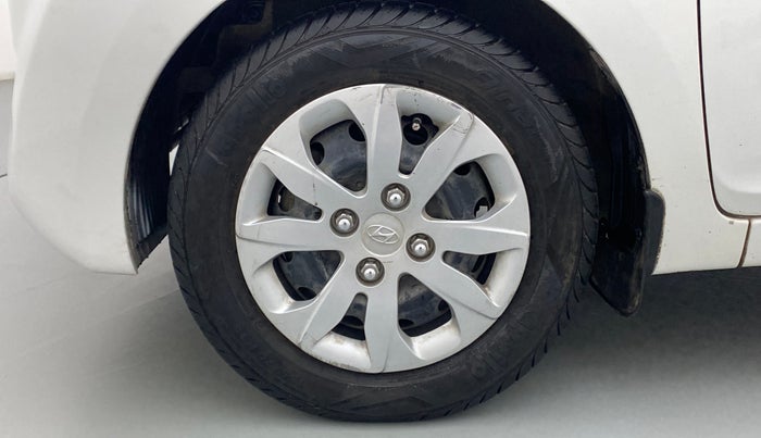 2017 Hyundai Eon MAGNA PLUS, Petrol, Manual, 22,576 km, Left Front Wheel