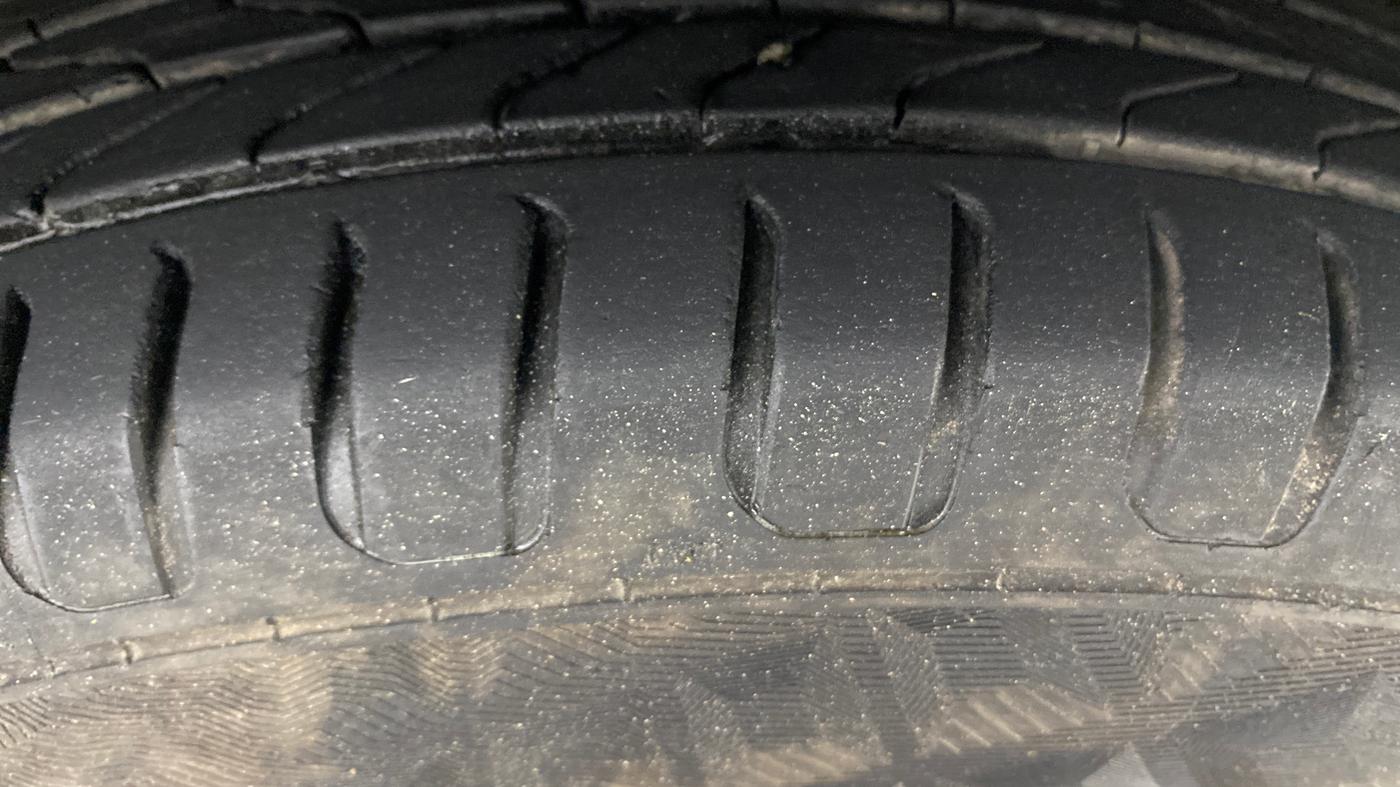 2021 Maruti Dzire VXI, Petrol, Manual, 91,598 km, Right Front Tyre Tread