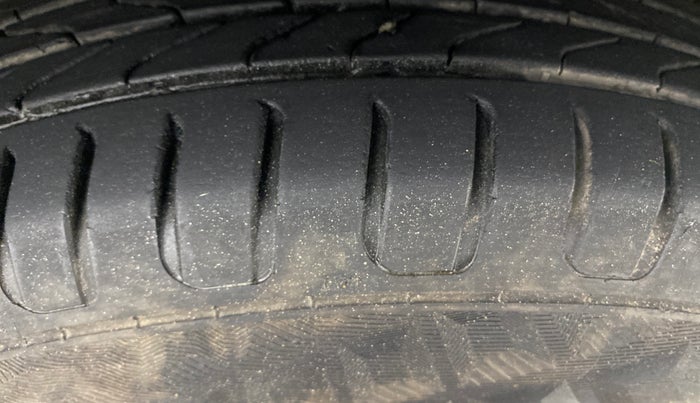 2021 Maruti Dzire VXI, Petrol, Manual, 91,598 km, Right Front Tyre Tread