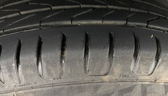2021 Maruti Dzire VXI, Petrol, Manual, 91,598 km, Right Rear Tyre Tread
