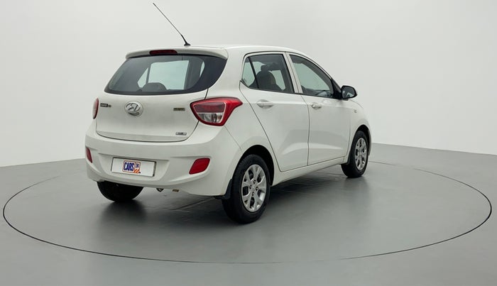 2016 Hyundai Grand i10 MAGNA 1.2 VTVT, Petrol, Manual, 61,467 km, Right Back Diagonal (45- Degree) View