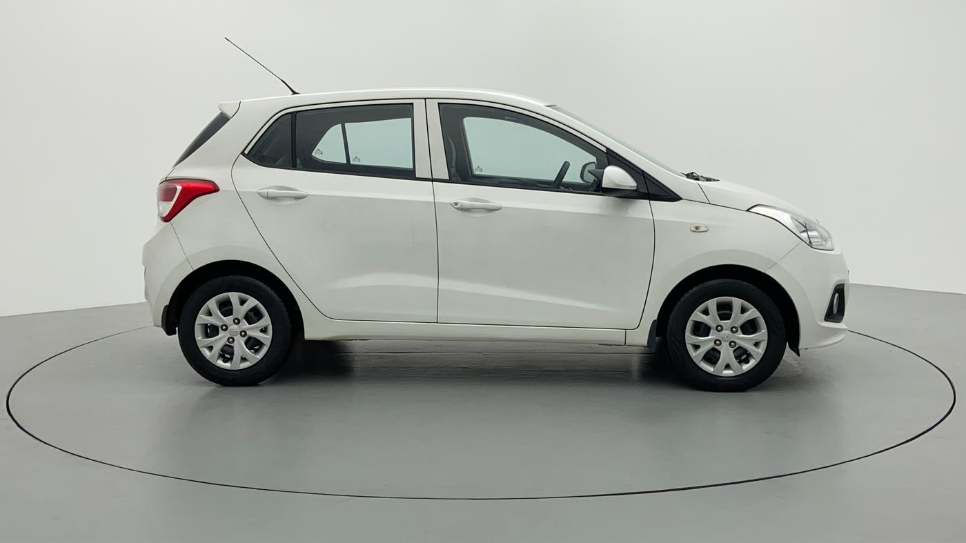 2016 Hyundai Grand i10 MAGNA 1.2 VTVT, Petrol, Manual, 61,467 km, Right Side View