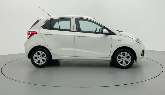 2016 Hyundai Grand i10 MAGNA 1.2 VTVT, Petrol, Manual, 61,467 km, Right Side View