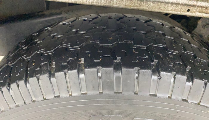 2022 Mahindra Bolero B6, Diesel, Manual, 67,185 km, Right Rear Tyre Tread
