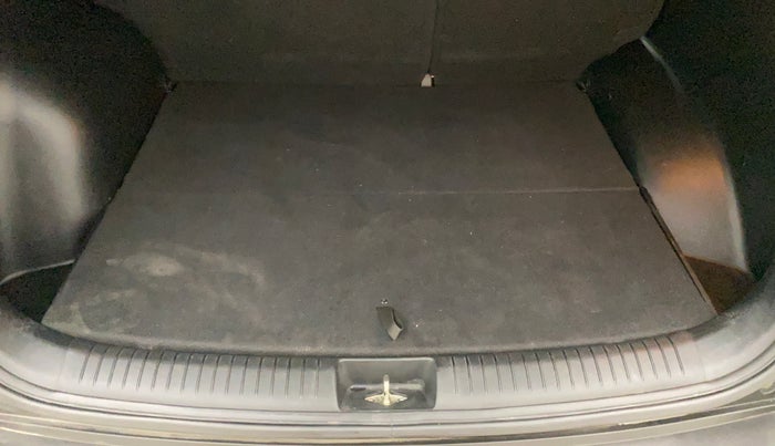 2018 Hyundai Creta SX PLUS AT 1.6 PETROL, Petrol, Automatic, 66,956 km, Boot Inside