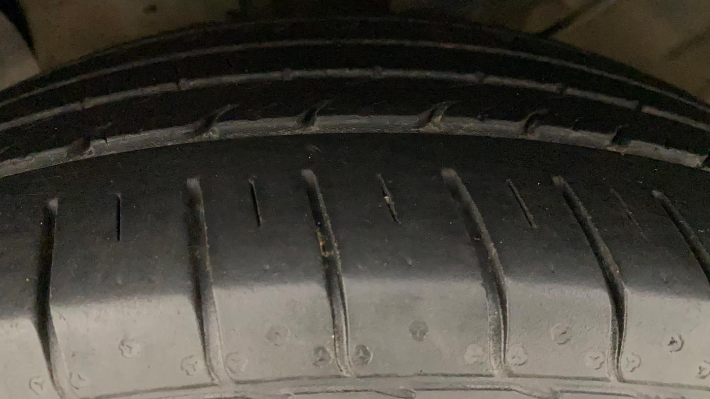 2018 Hyundai Creta SX PLUS AT 1.6 PETROL, Petrol, Automatic, 66,956 km, Left Front Tyre Tread