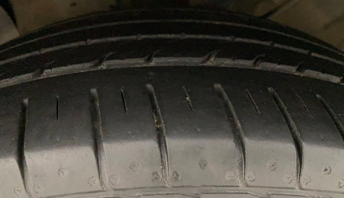 2018 Hyundai Creta SX PLUS AT 1.6 PETROL, Petrol, Automatic, 66,956 km, Left Front Tyre Tread