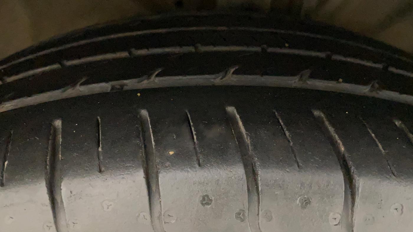 2018 Hyundai Creta SX PLUS AT 1.6 PETROL, Petrol, Automatic, 66,956 km, Right Front Tyre Tread