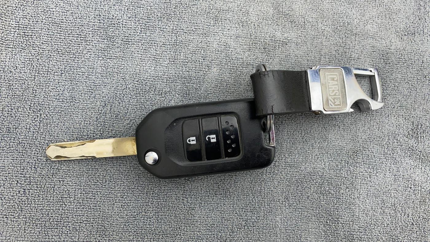 2019 Honda WR-V 1.2L I-VTEC VX MT, CNG, Manual, 73,331 km, Key Close Up
