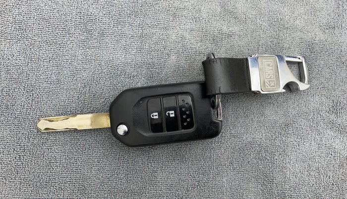 2019 Honda WR-V 1.2L I-VTEC VX MT, CNG, Manual, 73,331 km, Key Close Up