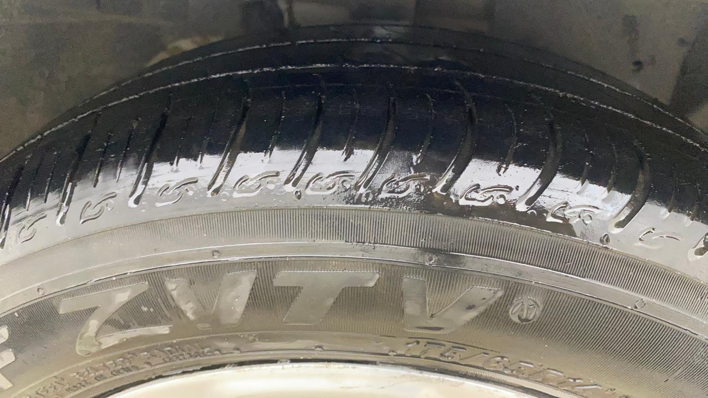 2018 Ford Figo Aspire TITANIUM 1.2 PETROL, CNG, Manual, 45,212 km, Right Front Tyre Tread