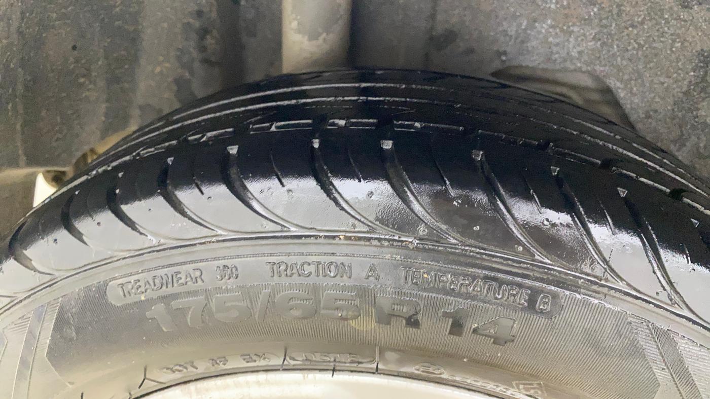 2018 Ford Figo Aspire TITANIUM 1.2 PETROL, CNG, Manual, 45,212 km, Right Rear Tyre Tread