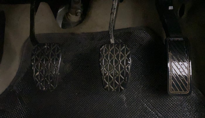 2018 Ford Figo Aspire TITANIUM 1.2 PETROL, CNG, Manual, 44,366 km, Pedals