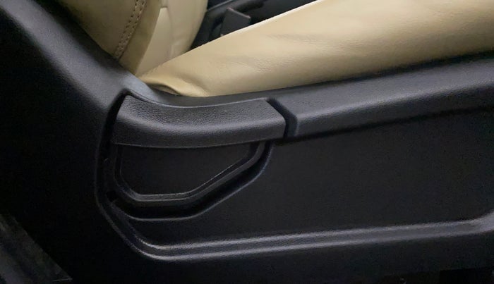 2021 Hyundai VENUE S 1.2, Petrol, Manual, 31,948 km, Driver Side Adjustment Panel