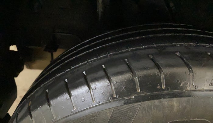 2021 Hyundai VENUE S 1.2, Petrol, Manual, 31,948 km, Right Rear Tyre Tread