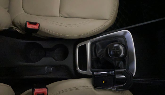 2021 Hyundai VENUE S 1.2, Petrol, Manual, 31,948 km, Gear Lever