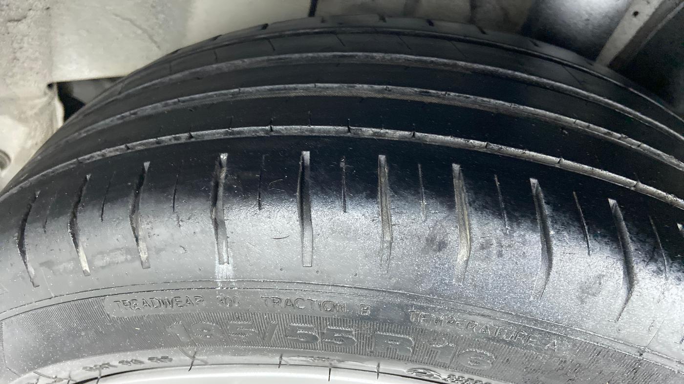 2017 Hyundai Elite i20 ASTA 1.2, Petrol, Manual, 31,450 km, Left Rear Tyre Tread