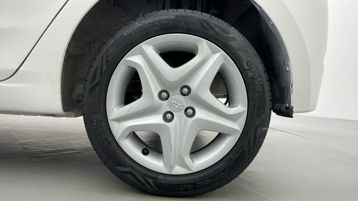 2017 Hyundai Elite i20 ASTA 1.2, Petrol, Manual, 31,450 km, Left Rear Wheel