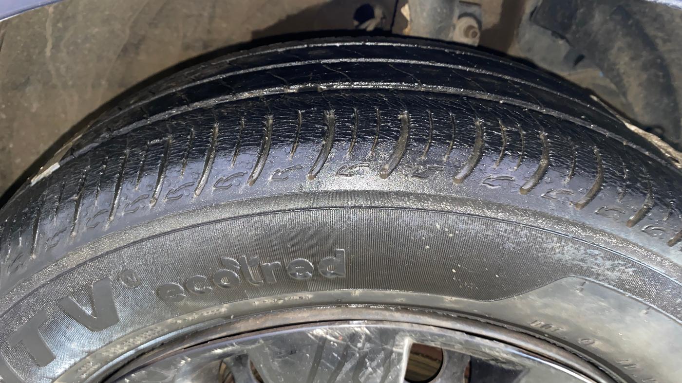 2021 Maruti Baleno DELTA PETROL 1.2, Petrol, Manual, 55,839 km, Right Front Tyre Tread