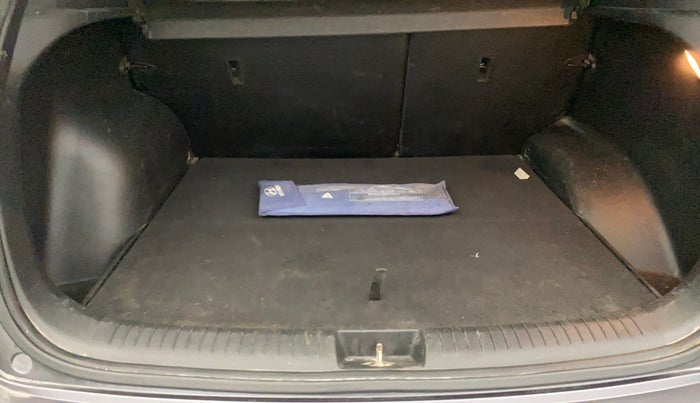 2016 Hyundai Creta SX PLUS AT 1.6 DIESEL, Diesel, Automatic, 98,153 km, Boot Inside