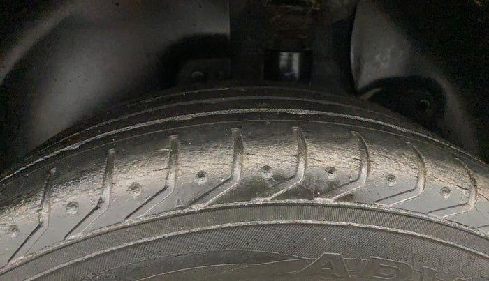 2016 Hyundai Creta SX PLUS AT 1.6 DIESEL, Diesel, Automatic, 98,153 km, Left Rear Tyre Tread