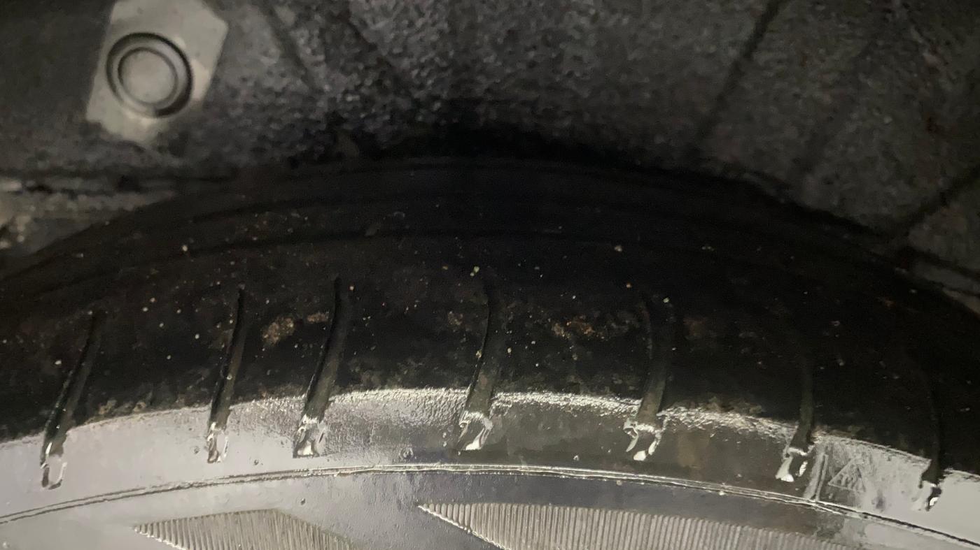 2013 Hyundai i10 ERA 1.1, Petrol, Manual, 1,13,644 km, Right Rear Tyre Tread