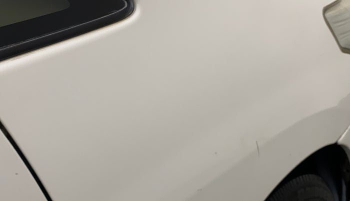 2014 Toyota Innova 2.5 VX 8 STR, Diesel, Manual, 82,235 km, Right fender - Slightly dented