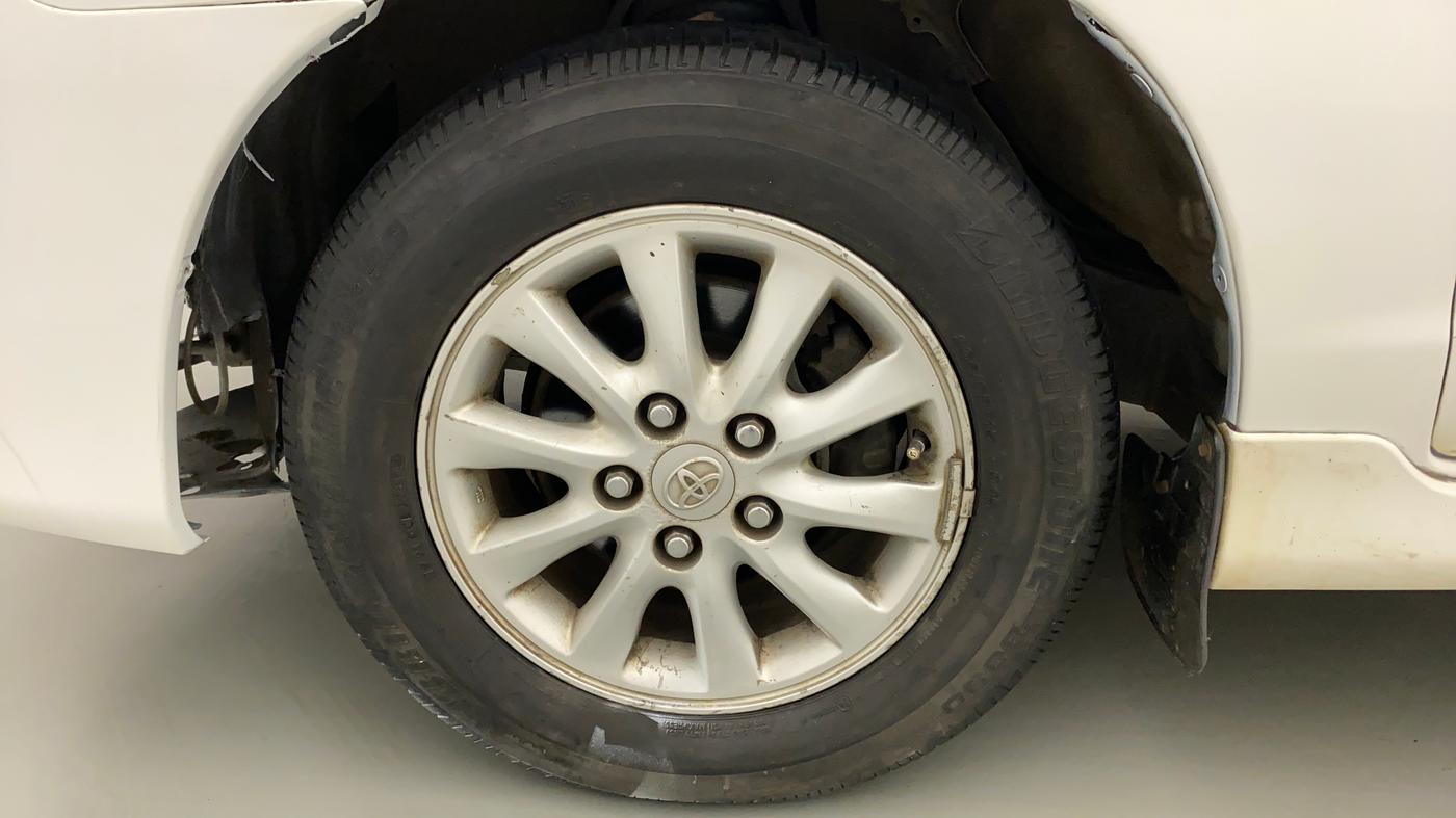 2014 Toyota Innova 2.5 VX 8 STR, Diesel, Manual, 82,235 km, Left Front Wheel