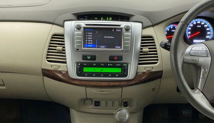 2014 Toyota Innova 2.5 VX 8 STR, Diesel, Manual, 82,235 km, Air Conditioner
