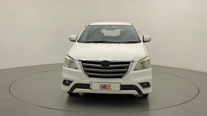2014 Toyota Innova 2.5 VX 8 STR, Diesel, Manual, 82,235 km, Front