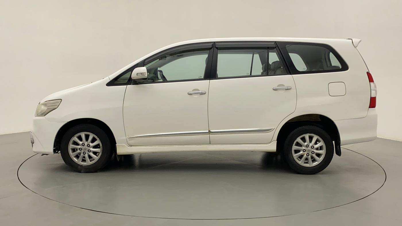 2014 Toyota Innova 2.5 VX 8 STR, Diesel, Manual, 82,235 km, Left Side