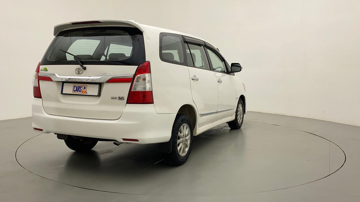 2014 Toyota Innova 2.5 VX 8 STR, Diesel, Manual, 82,235 km, Right Back Diagonal
