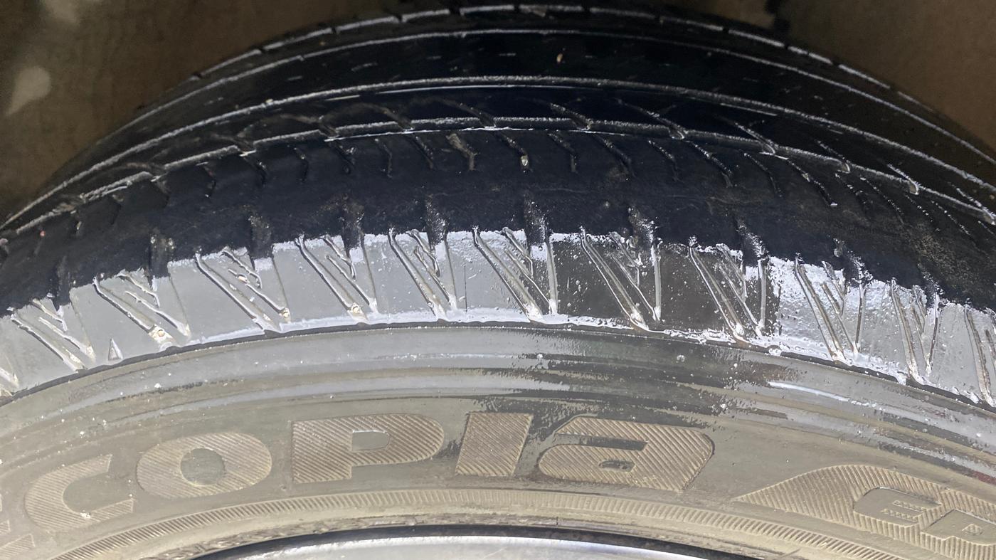2021 Tata Safari XZA PLUS, Diesel, Automatic, 60,618 km, Right Front Tyre Tread