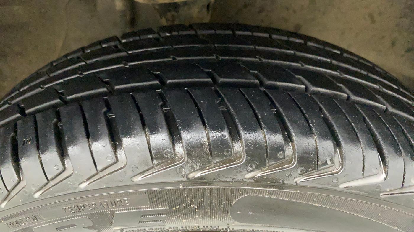 2018 Maruti Alto K10 VXI, Petrol, Manual, 37,107 km, Right Front Tyre Tread