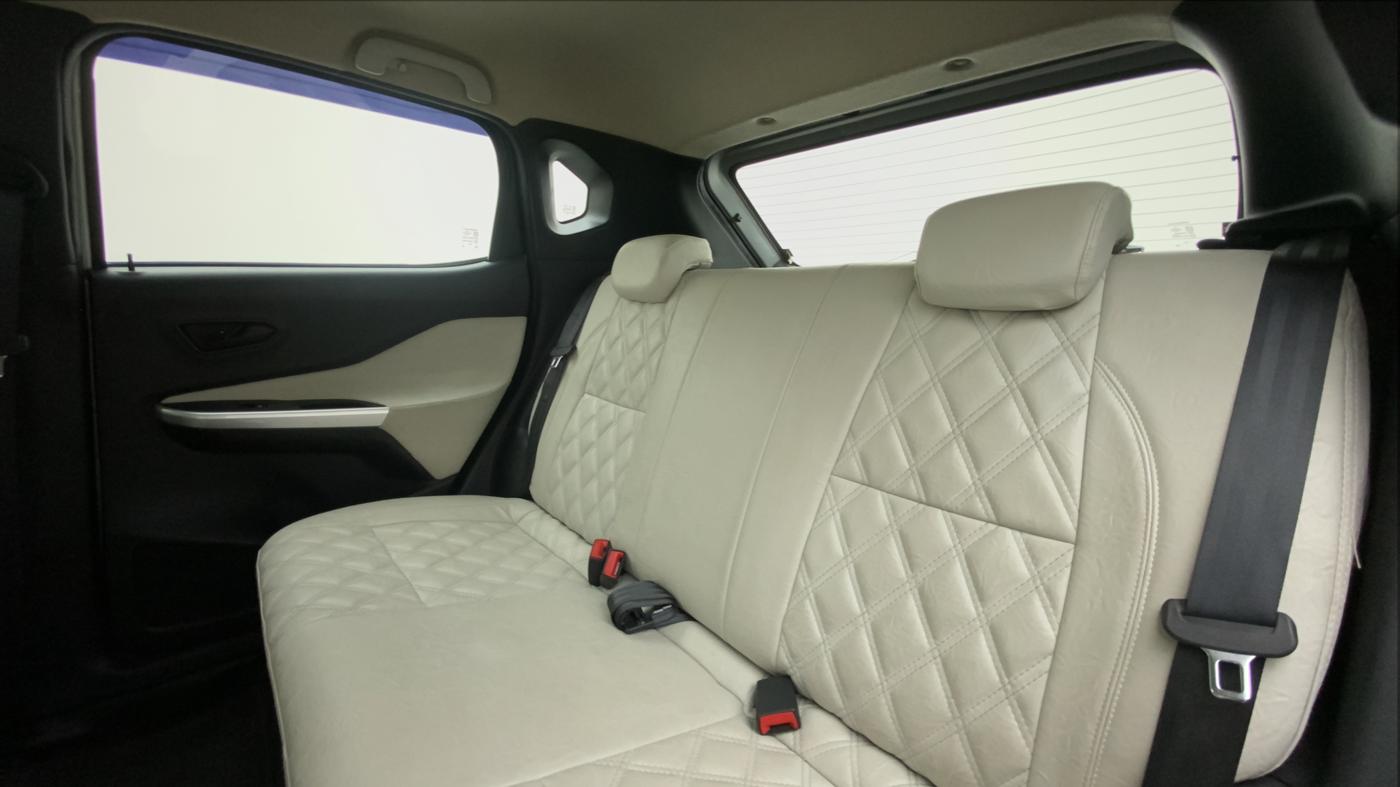 2021 Nissan MAGNITE XE 1.0 MT, Petrol, Manual, 18,849 km, Right Side Rear Door Cabin