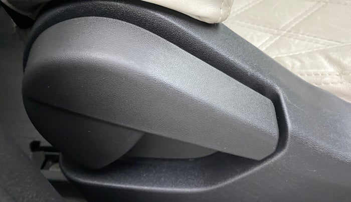 2021 Nissan MAGNITE XE 1.0 MT, Petrol, Manual, 18,849 km, Driver Side Adjustment Panel