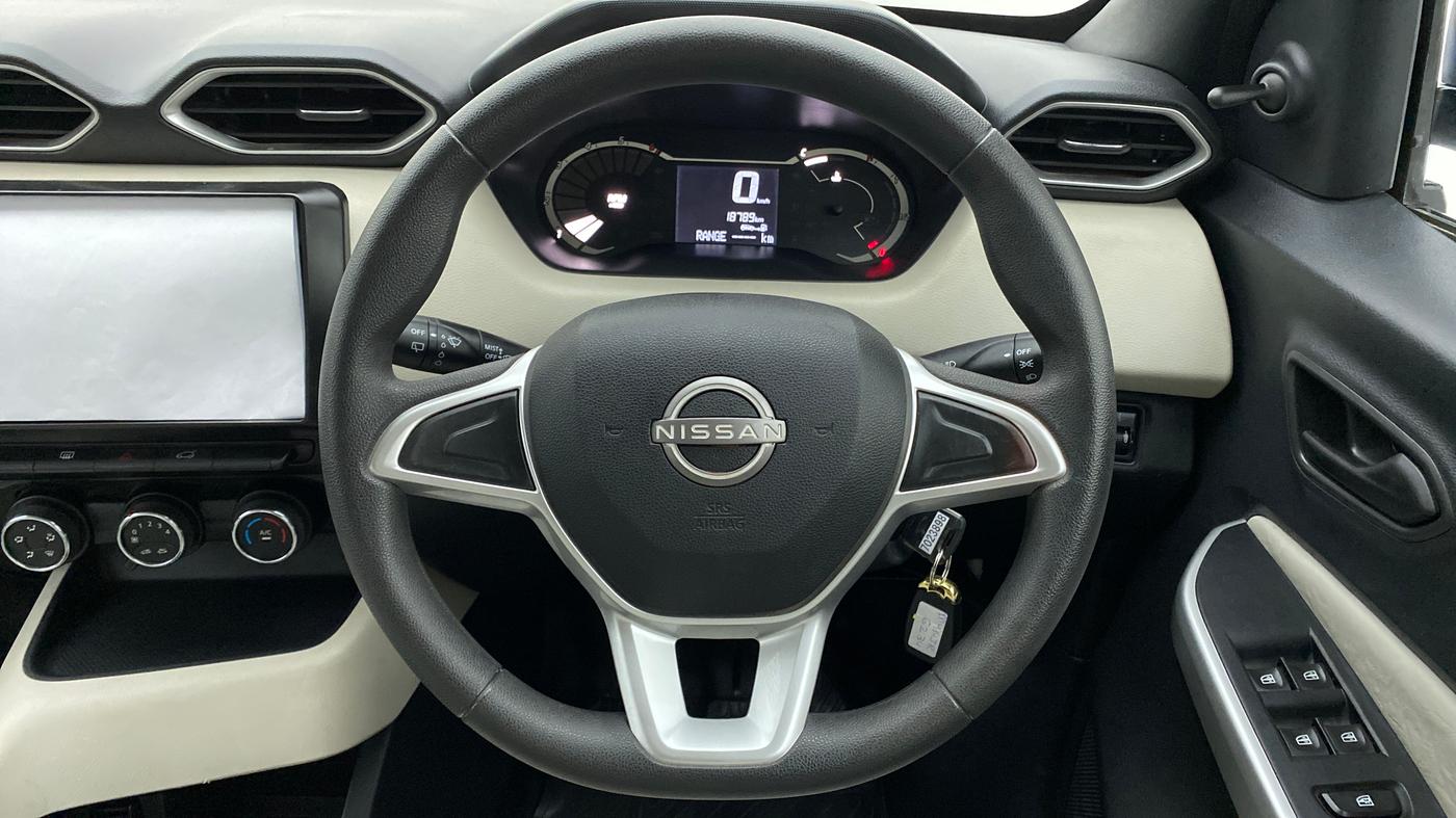 2021 Nissan MAGNITE XE 1.0 MT, Petrol, Manual, 18,849 km, Steering Wheel Close Up