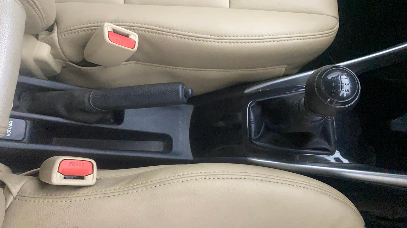 2020 Toyota YARIS J MT, CNG, Manual, 69,734 km, Gear Lever