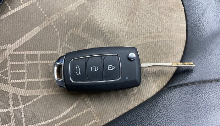 2015 Hyundai Grand i10 MAGNA 1.2 KAPPA VTVT, Petrol, Manual, 67,294 km, Key Close Up