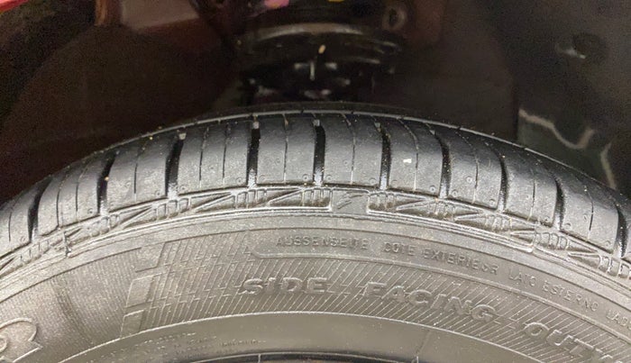 2015 Hyundai Grand i10 MAGNA 1.2 KAPPA VTVT, Petrol, Manual, 67,294 km, Right Front Tyre Tread